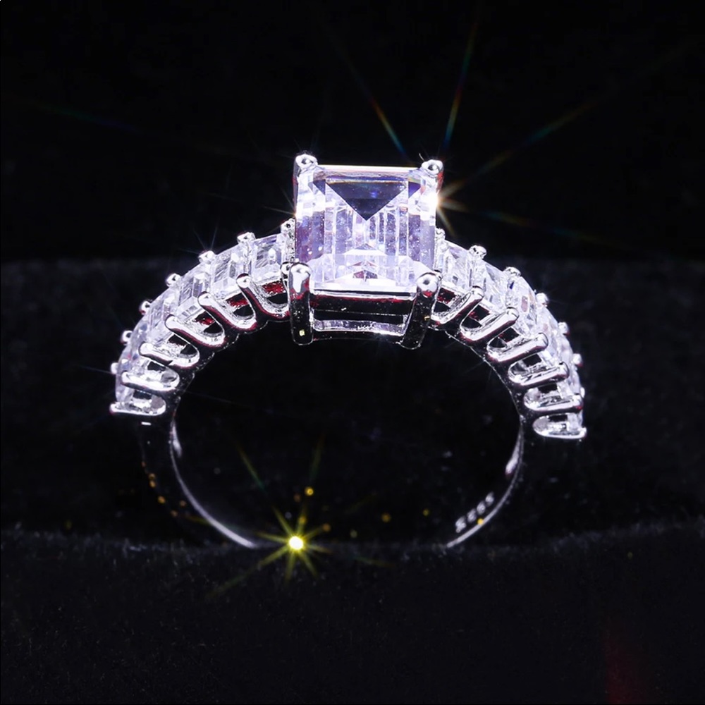 New 925 Sterling Silver Diamonds Ring - Picture 2 of 6